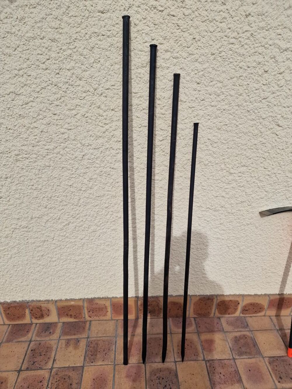 POTEAUX ACIER CYLINDRIQUE &agrave; SCELLER ou RESTE AMOVIBLE 
Bricolage