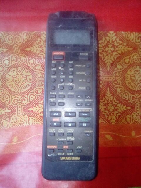 T�l�commande samsung 67843 808 0SE 25 Beauchamp (95)