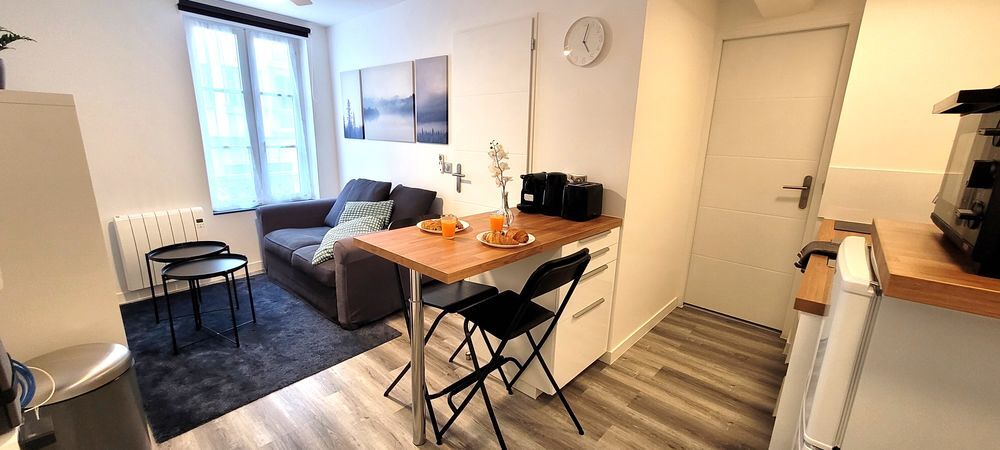 Location Appartement Superbe T2-24m² / Meublé / Internet / Hyper Centre-ville Troyes