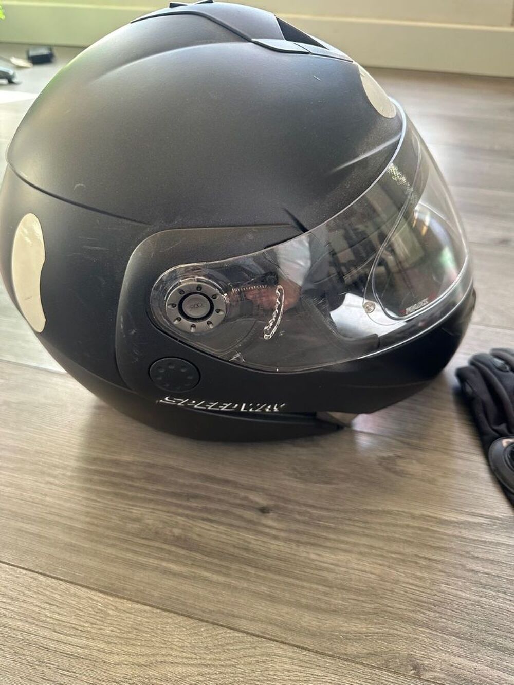 Casque moto modulable Shark pour adulte + gants Sports