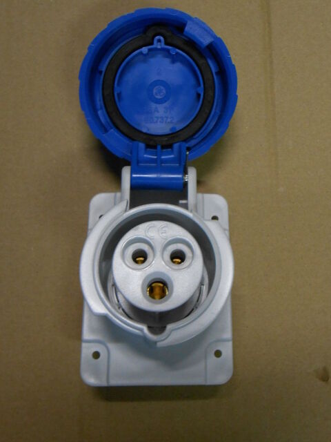 EMBASE P 17 AVEC CAPOT (60) 12 Vend�me (41)