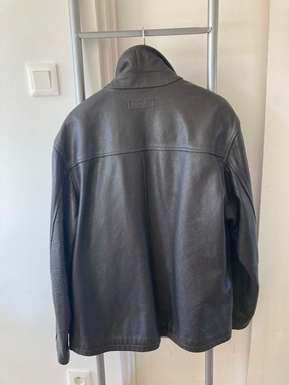 veste homme sport, tr&egrave;s bon &eacute;tat , marque Marlboro Vêtements
