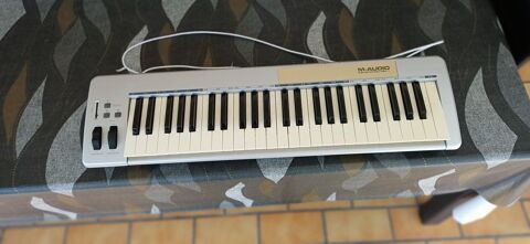 Clavier M-AUDIO 49 touches Le Palais-sur-Vienne (87)