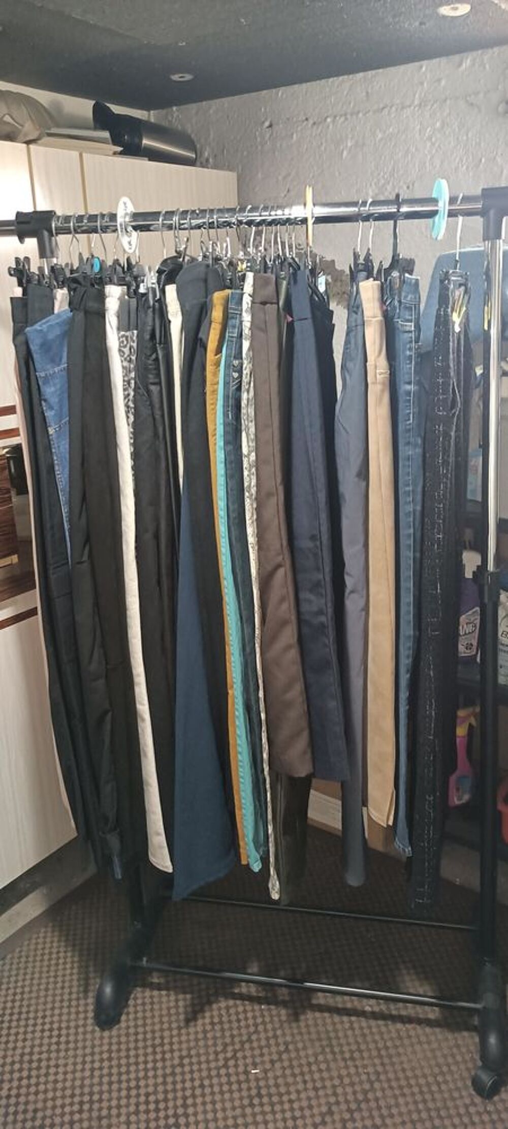 DE LOTS DE V&Ecirc;TEMENTS F&Eacute;MININ Taille 36 au 58-60 Vêtements