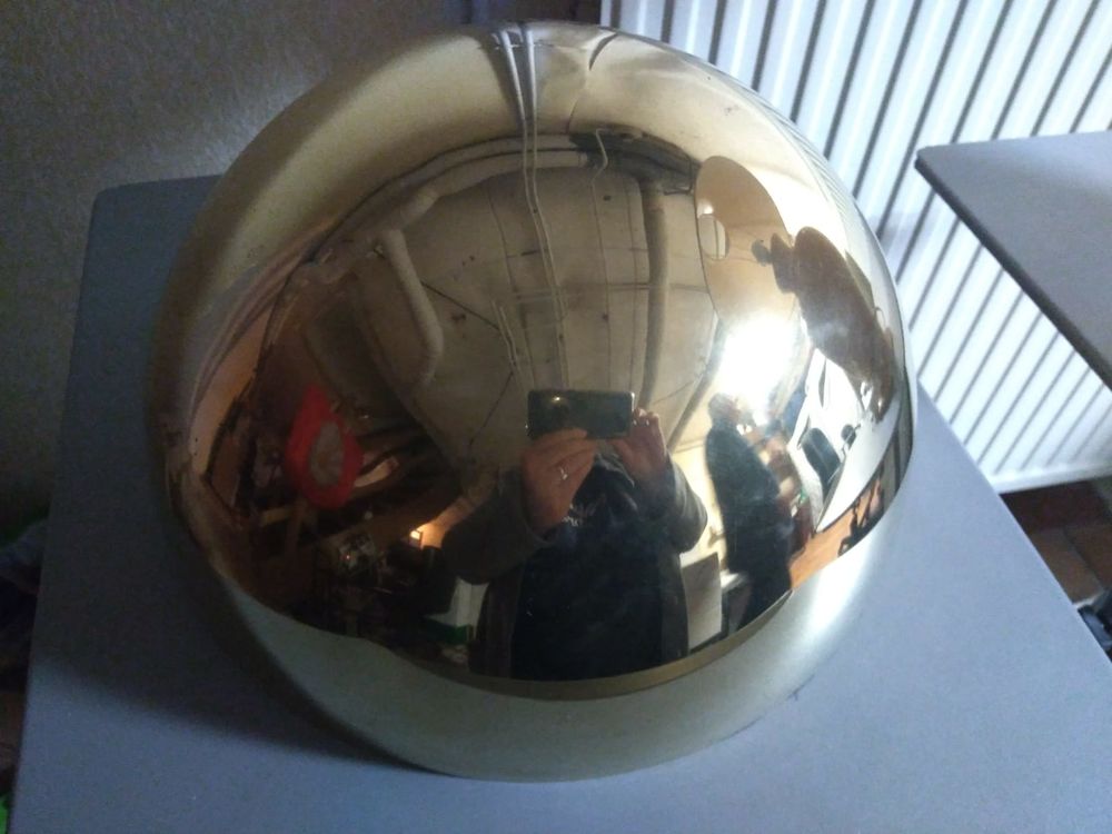 D&ocirc;mes en laiton poli miroir Décoration