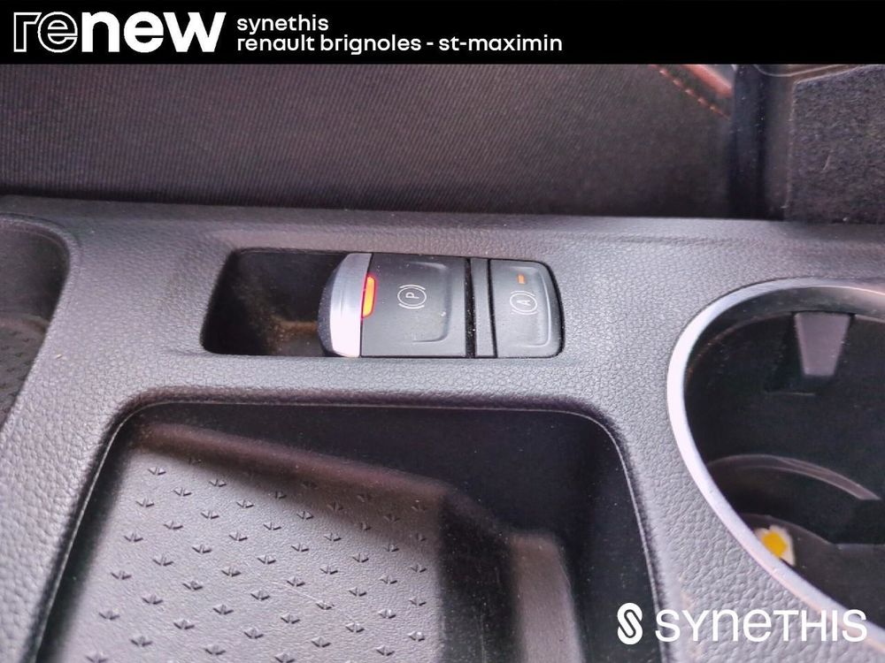 Captur E-Tech Plug-in 160 Initiale Paris 2021 occasion 83170 Brignoles