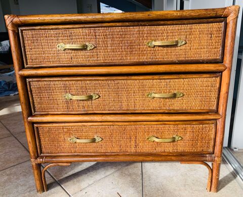 une commode en bois, bambou & rotin, trois tiroirs 60 Saint-Denis (97)