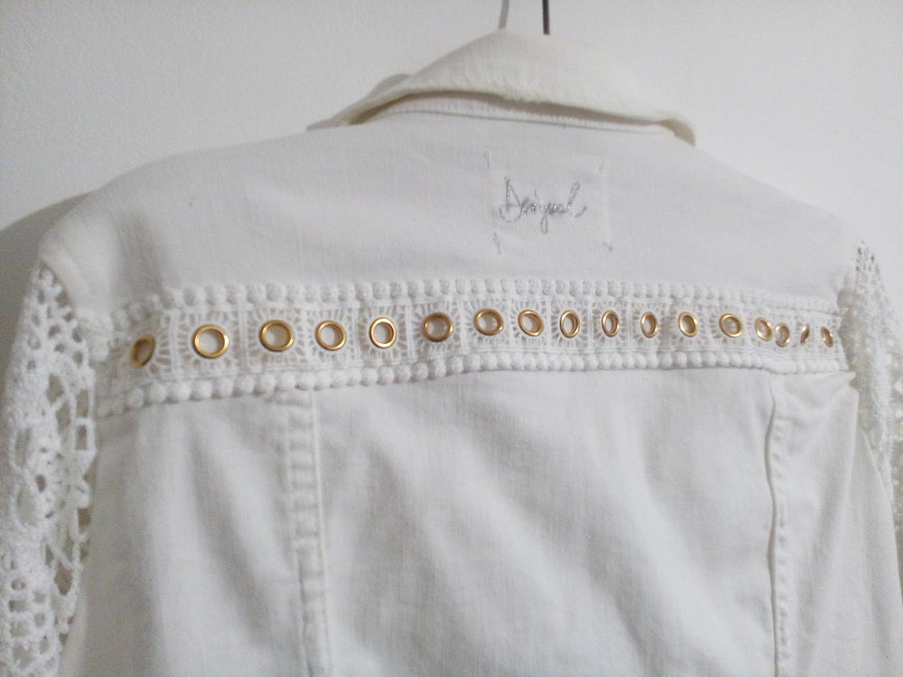 Veste en Jean Desigual taille 42? V�tements