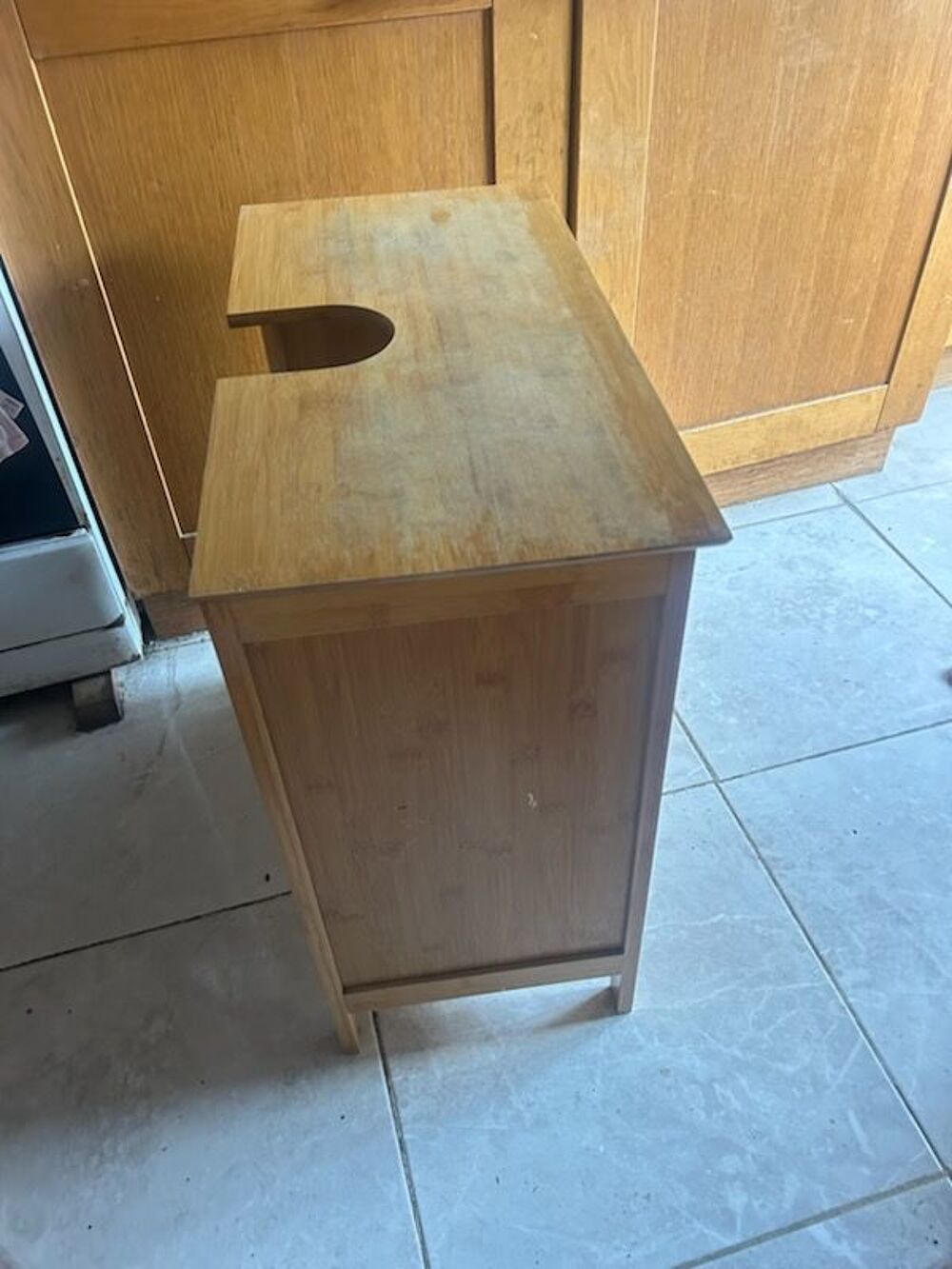 ce meuble sous lavabo en bois, id&eacute;al pour apporter Meubles