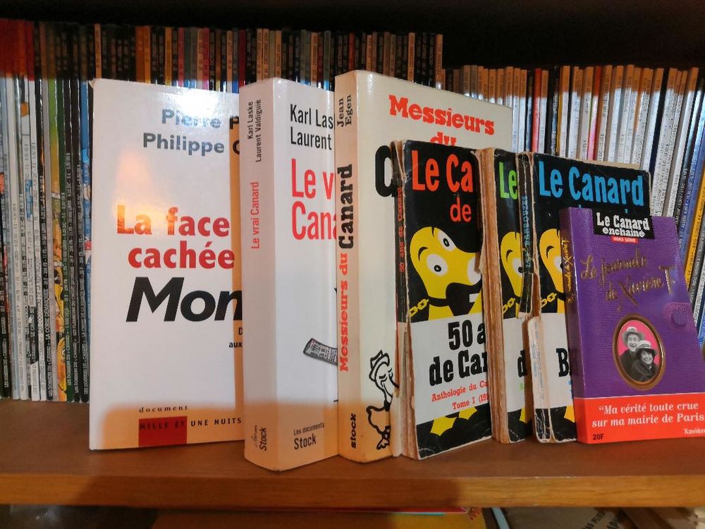 ensemble des Dossiers du Canard Enchain&eacute; Livres et BD