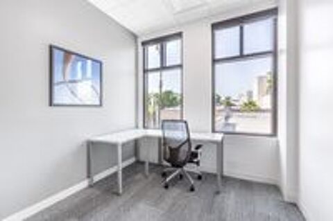   Un accès 24 heures sur 24, 7 jours sur 7 à des bureaux au design remarquable pour 2 personnes à Paris Spaces Bonne Nouvelle  