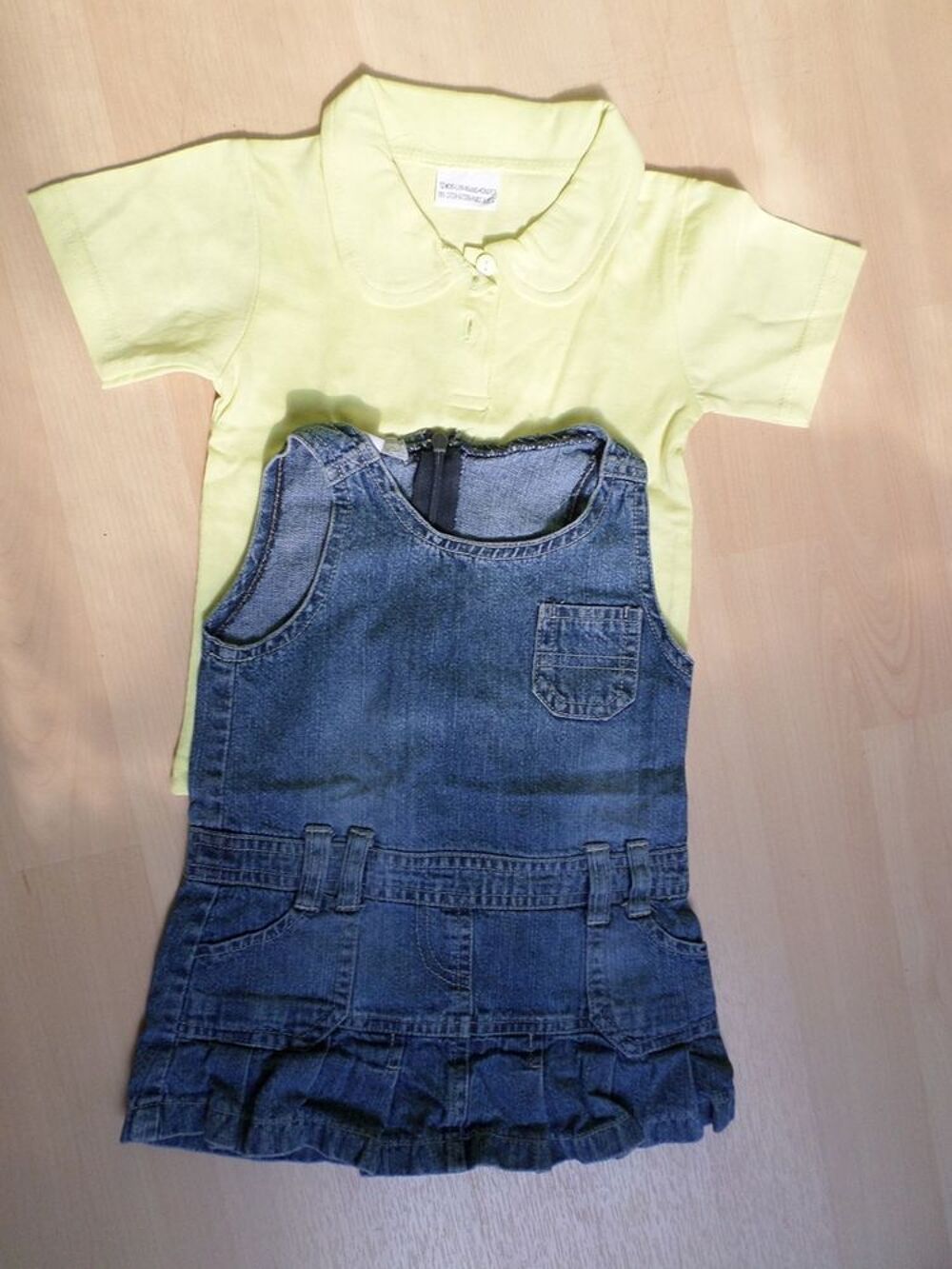 2 Robes 12 mois Puériculture