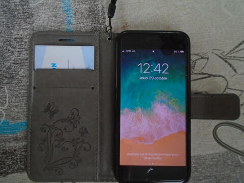 Iphone  7 en TTBE avec verre protégé et housse  350 Nogent-le-Rotrou (28)