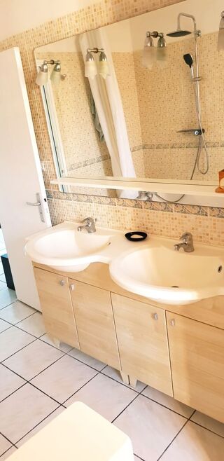  Appartement à louer 2 pièces 61 m²