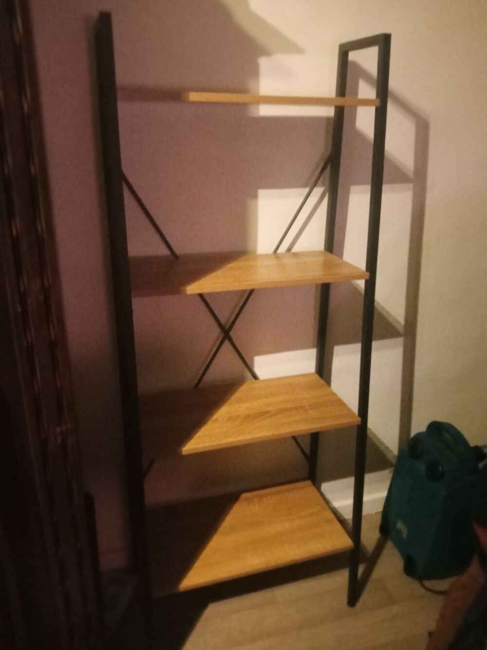 Etag&egrave;re 4 plateaux acier et bois
Meubles