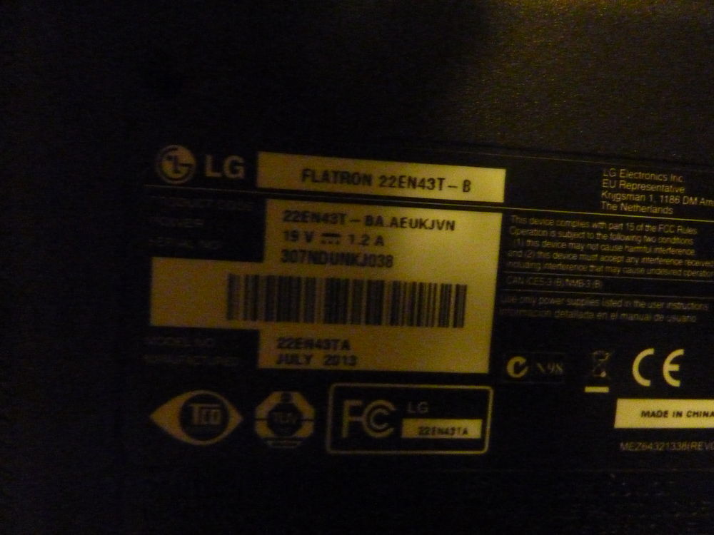 &Eacute;cran LG 22EN43T 22 Pouces Matériel informatique