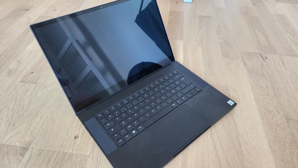 Razer Blade 15 Advanced - Core i7 I7-10875H - 2080S Matériel informatique
