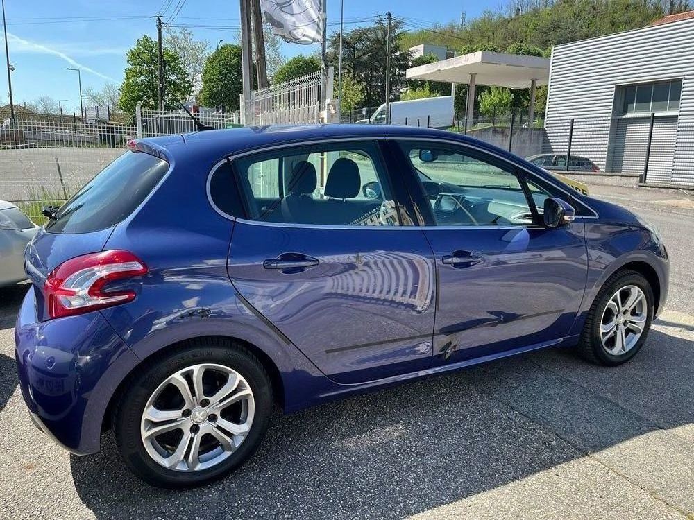 208 1.2 VTI / 82CV 2013 occasion 42700 Firminy