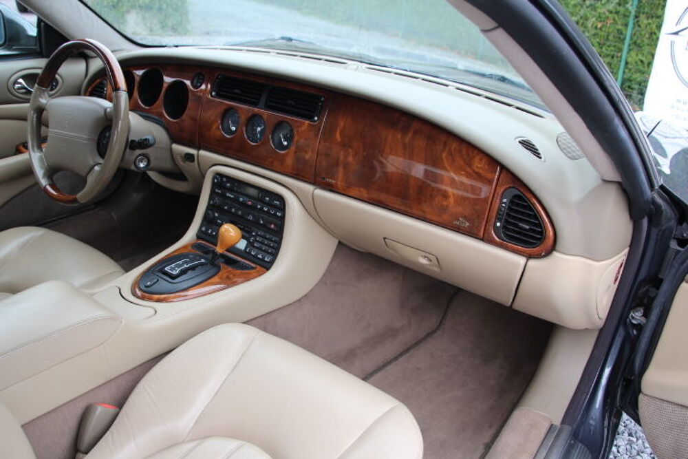 XK8 4.2i V8 2003 occasion 59310 Auchy-lez-Orchies
