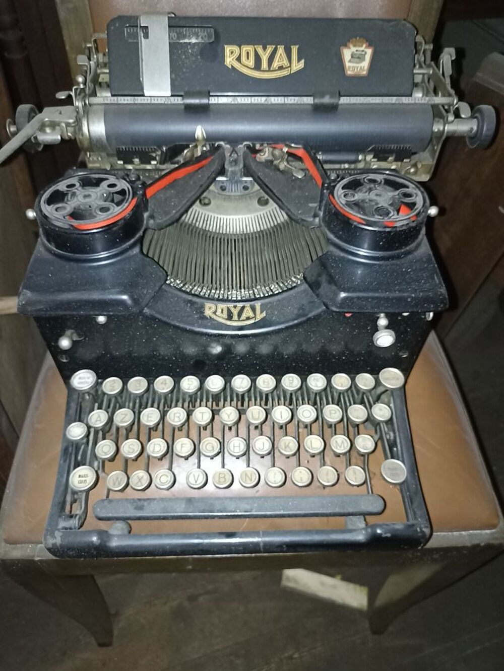 Ancienne machine a &eacute;crire 