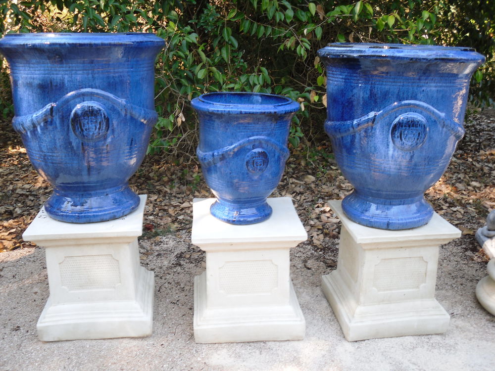 STATUES DE JARDIN / PHOTINIA 7,50 e / POTERIES , FONTAINES Jardin