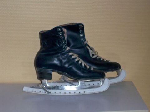 Paire de patins à glace (de figure), pointure 40. 
0 Noailhac (81)