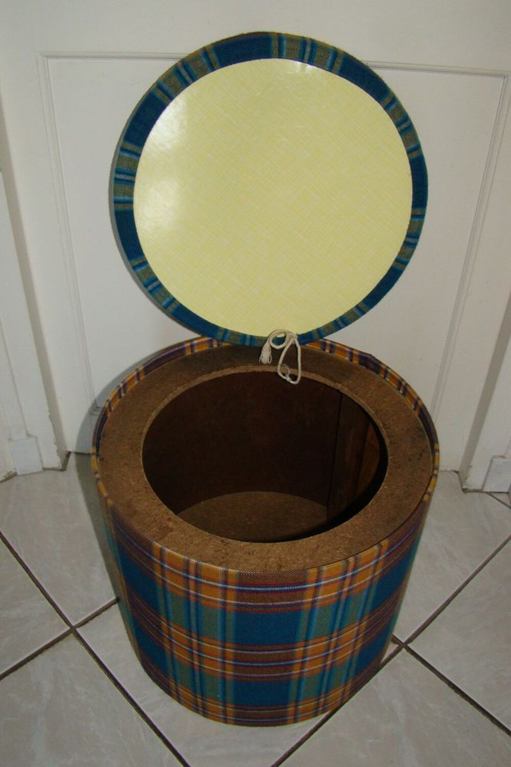 Tabouret / Pouf vintage ann&eacute;es 1970 Meubles