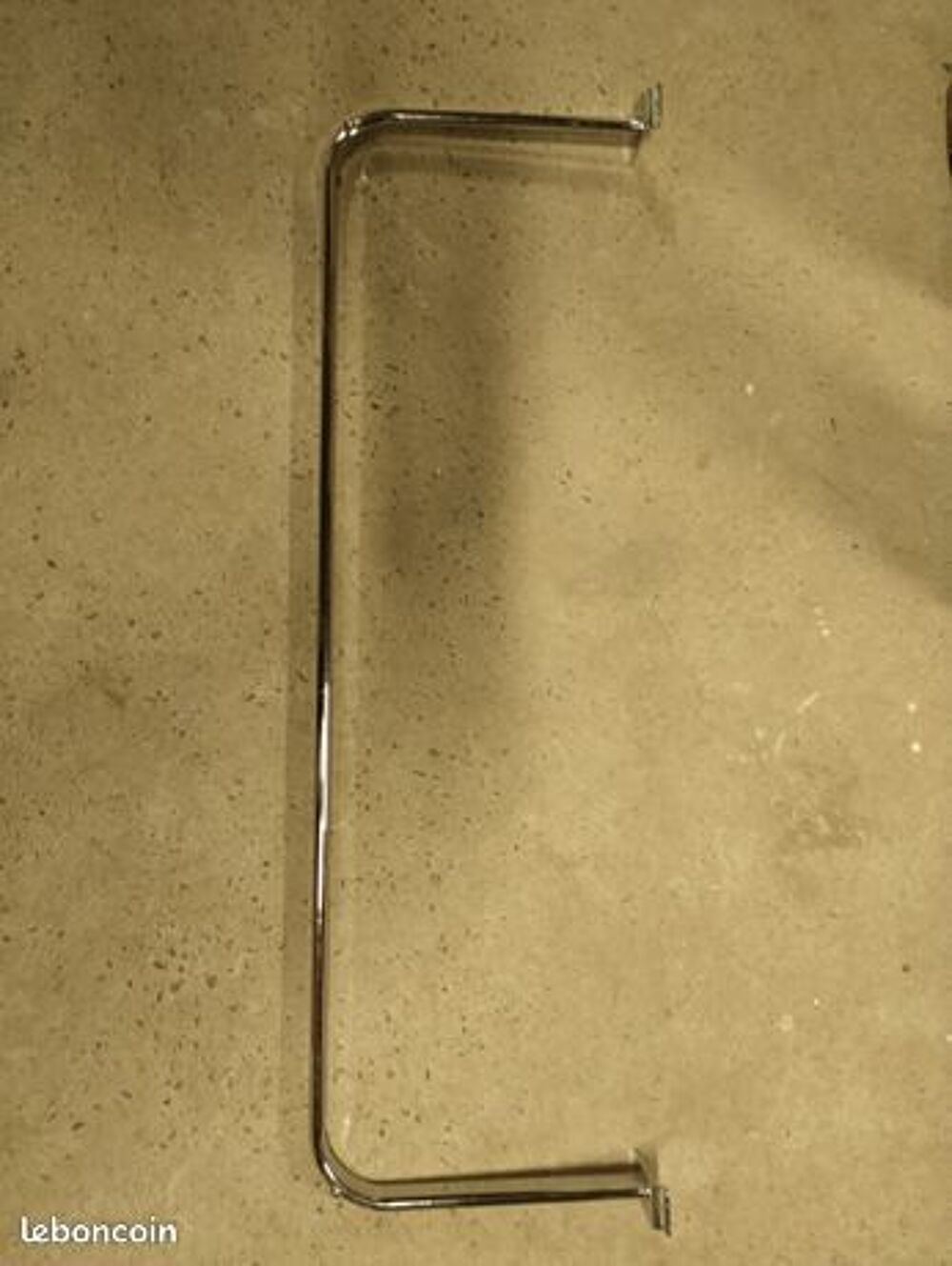 Barres de penderie d&eacute;cal&eacute;es Meubles