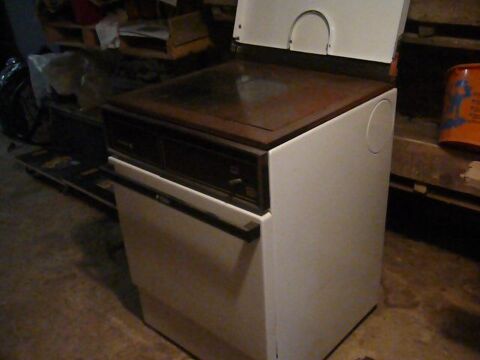 Cuisini�re bois De Dietrich. 90 Foulcrey (57)