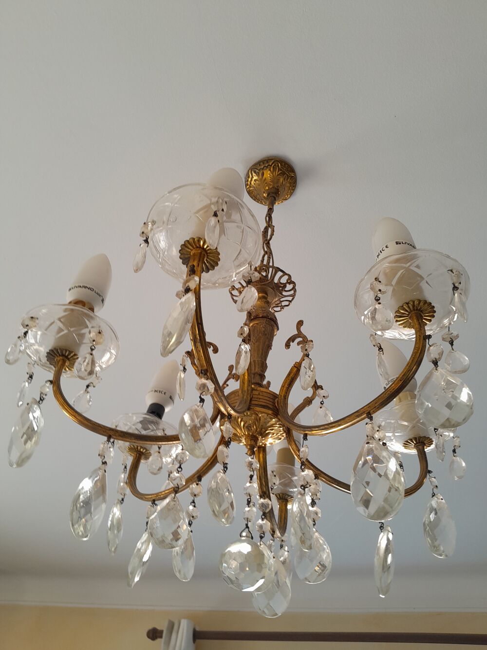 Lustre dor&eacute; &agrave; pampilles en crystal Dcoration