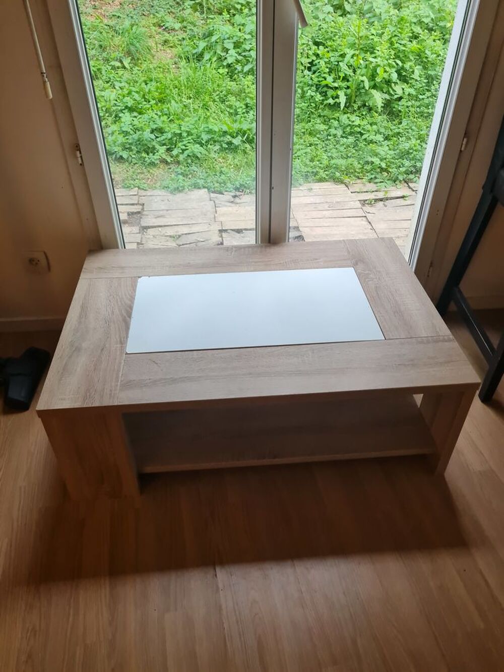 Canap&eacute; 3places,tabourets table basse,et 2 chauffagee &eacute;lec Meubles