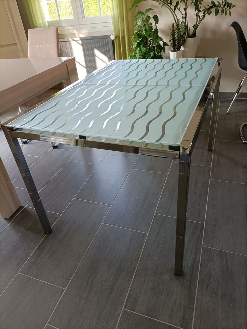 Table en verre avec rallonge int&eacute;gr&eacute;e Meubles