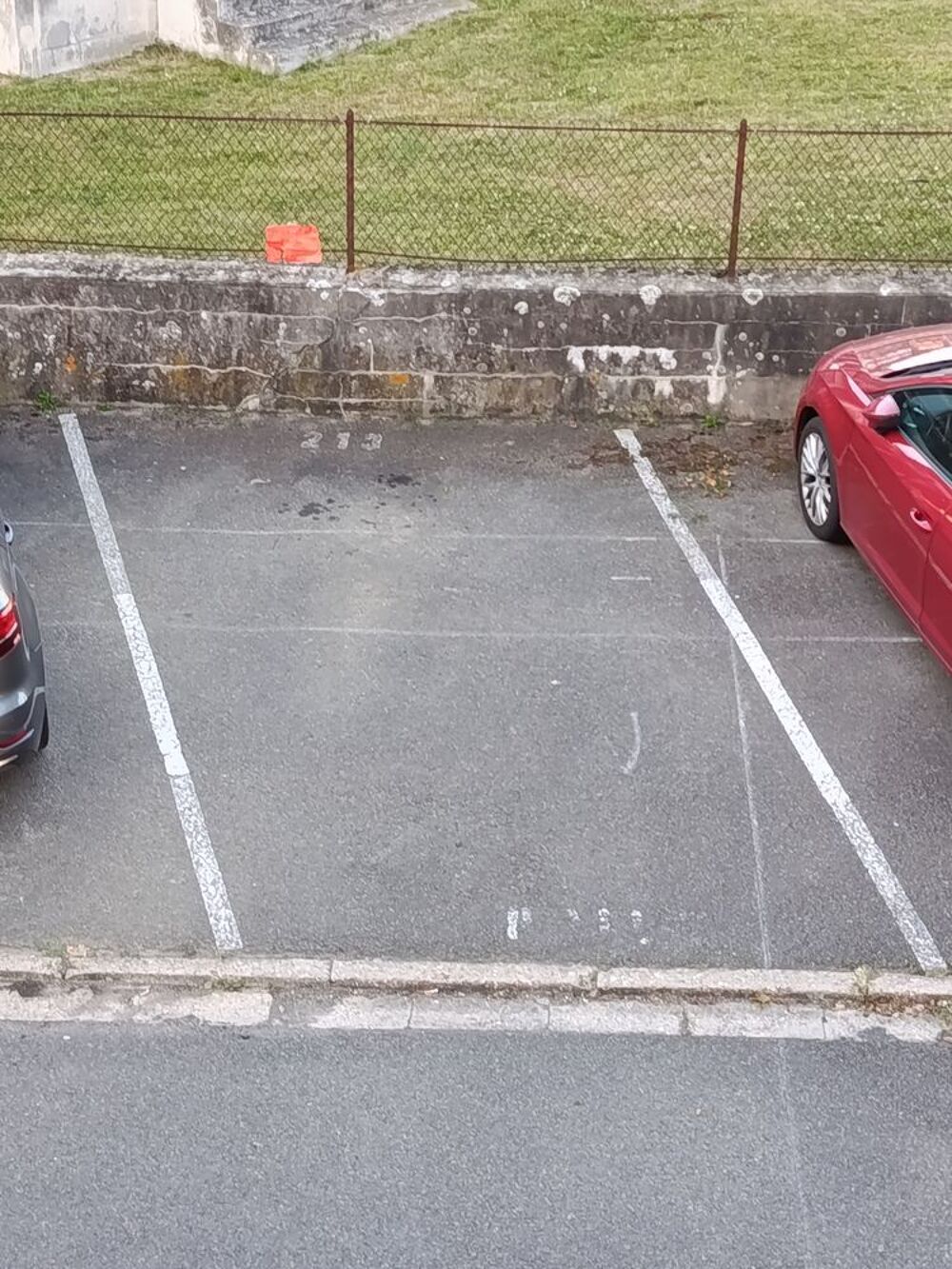 Location Parking/Garage Place de Parking extérieure no 213 Plaisir