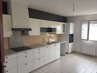  Appartement à louer 4 pièces 122 m²