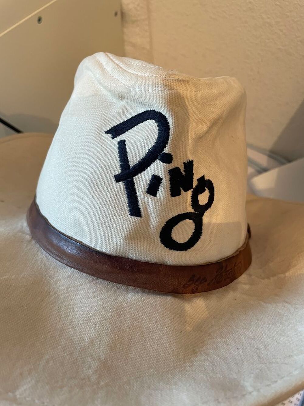 Chapeau de golf "un peu cow boy" Sports
