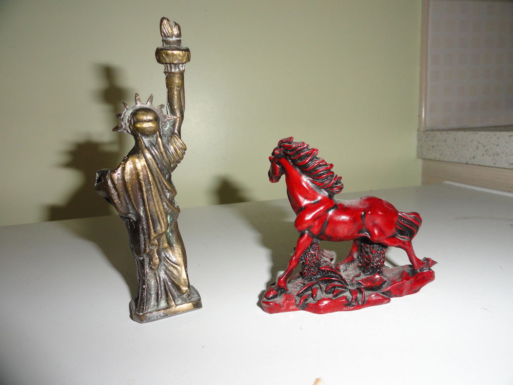 Statue liberte et cheval Dcoration