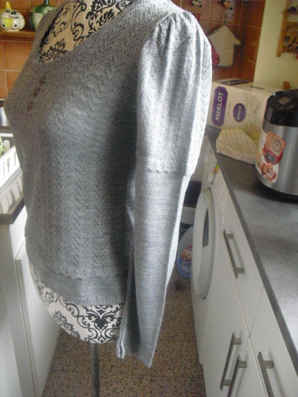 PULL gris clair a motifs NEUF MADO ET LES AUTRES taille M Vêtements