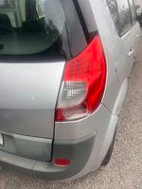 Sc&eacute;nic II Scenic 1.9 dCi 120 Pack Expression 2006 occasion 83000 Toulon