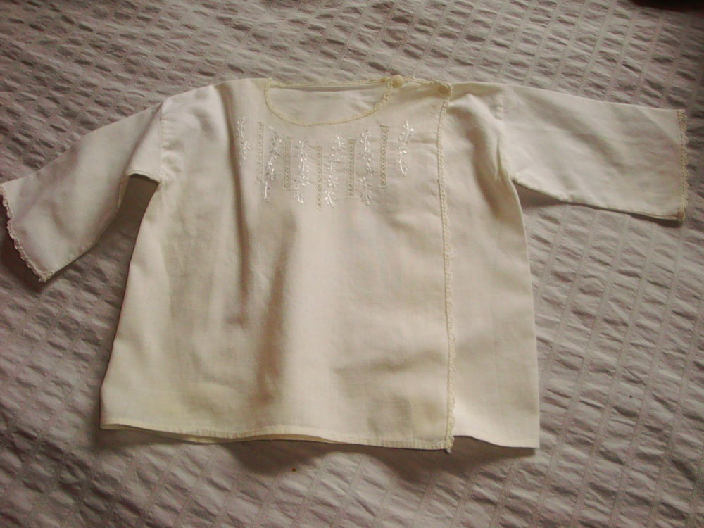 Chemise b&eacute;b&eacute; blanche brod&eacute;e main 1er &acirc;ge Vêtements enfants
