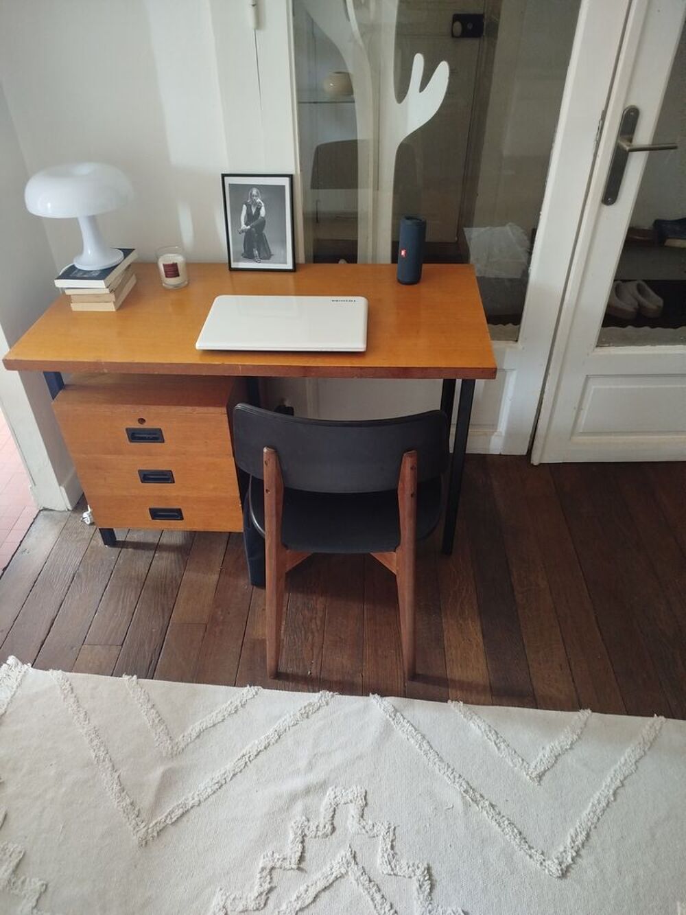 Bureau et chaise vintage 
Meubles