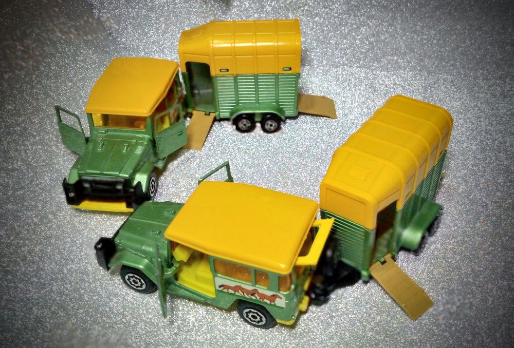 Jouets 2 voitures /et 2 Jeeps. Jeux / jouets