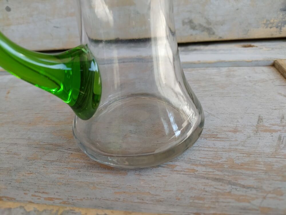 Petit Pichet &agrave; Vin 1/4L en Verre Cisel&eacute; D&eacute;cor Raisin 
Décoration