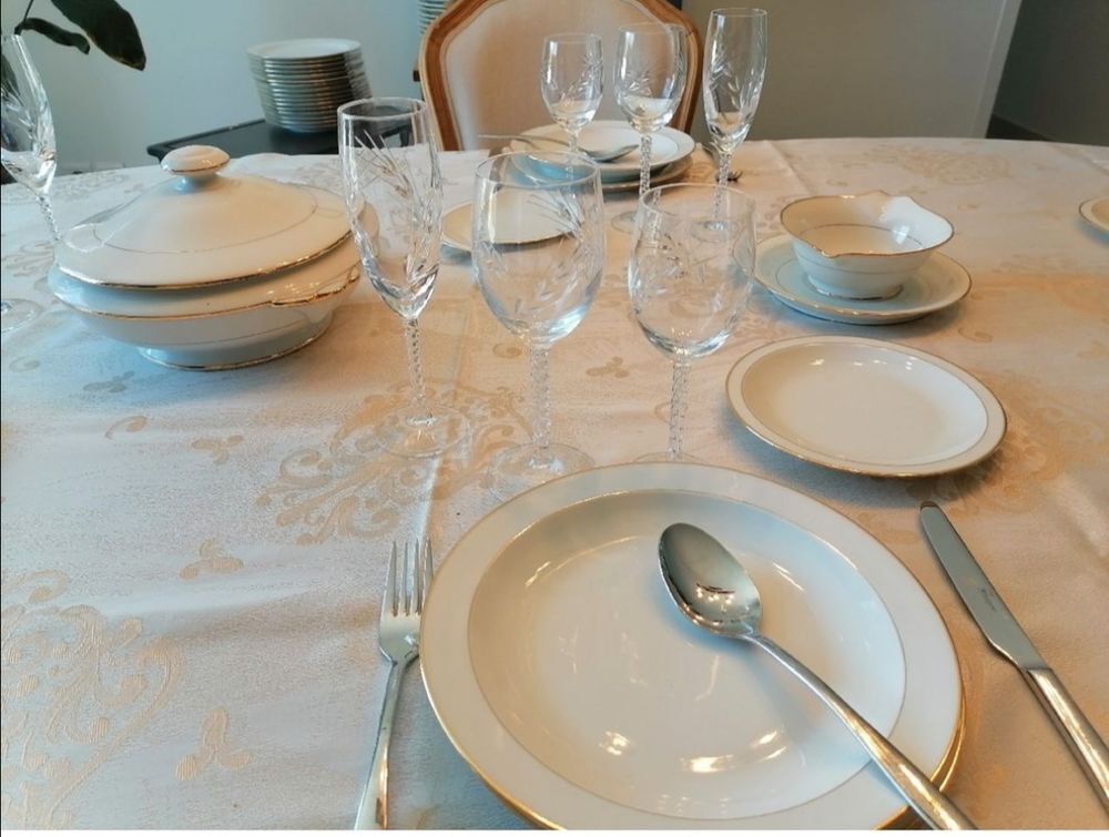 Service vaisselle porcelaine Limoges. Liser&eacute; or Décoration