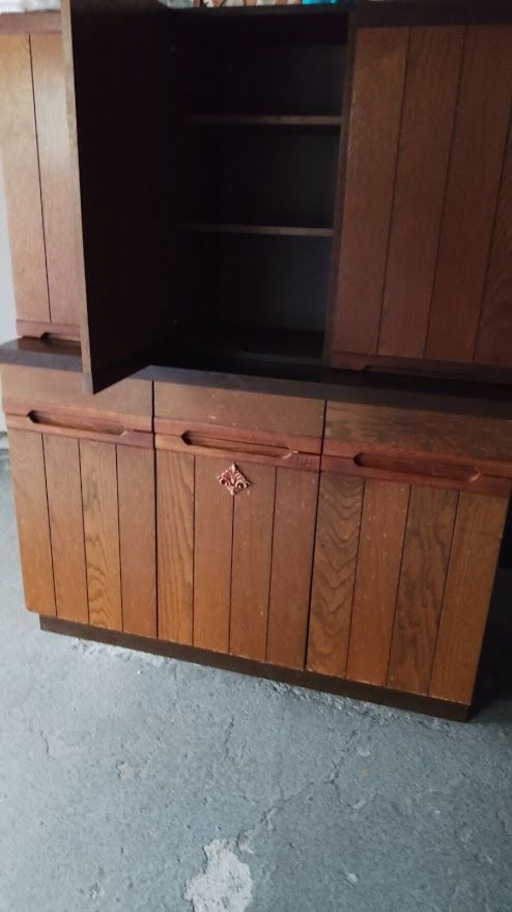 meuble en bois brun Meubles