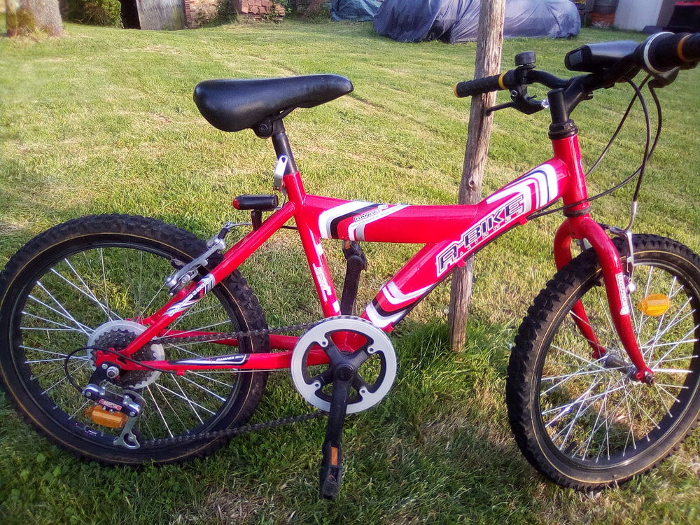V&eacute;lo enfant VTT 6 / 8 ans Vélos