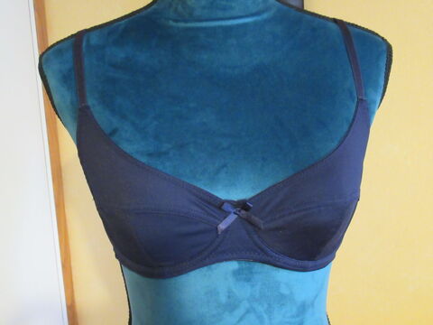 Soutien-gorge bleu marine - 85 B 4 Livry-Gargan (93)