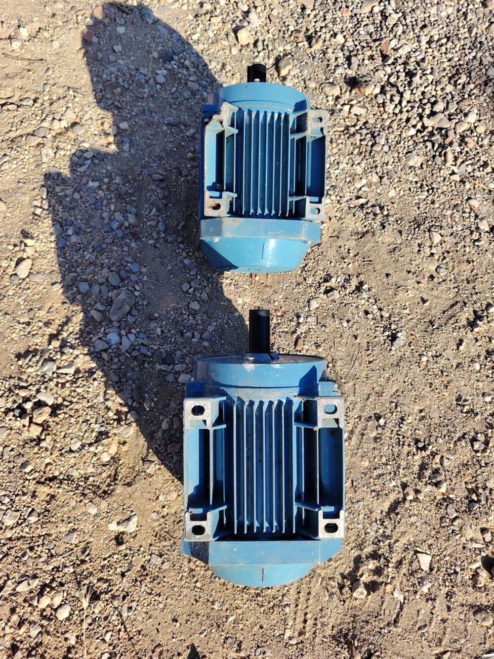 Moteur triphase ABB 90L1 2.2 kw 2875t/mn 3cv Bricolage