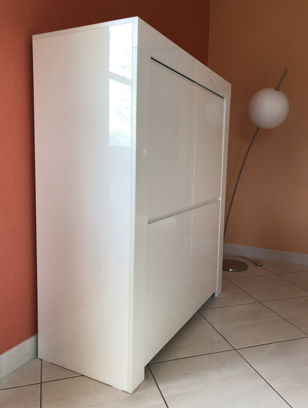 Buffet blanc laqu&eacute; carr&eacute; Meubles