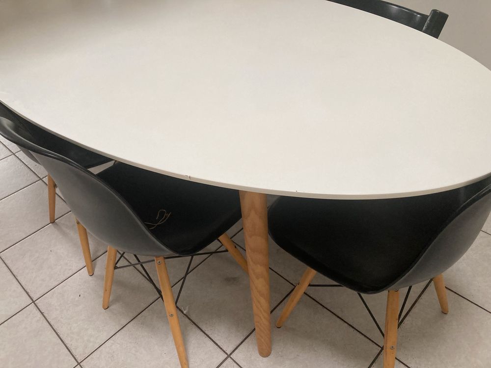 Table ovale blanche et bois Meubles