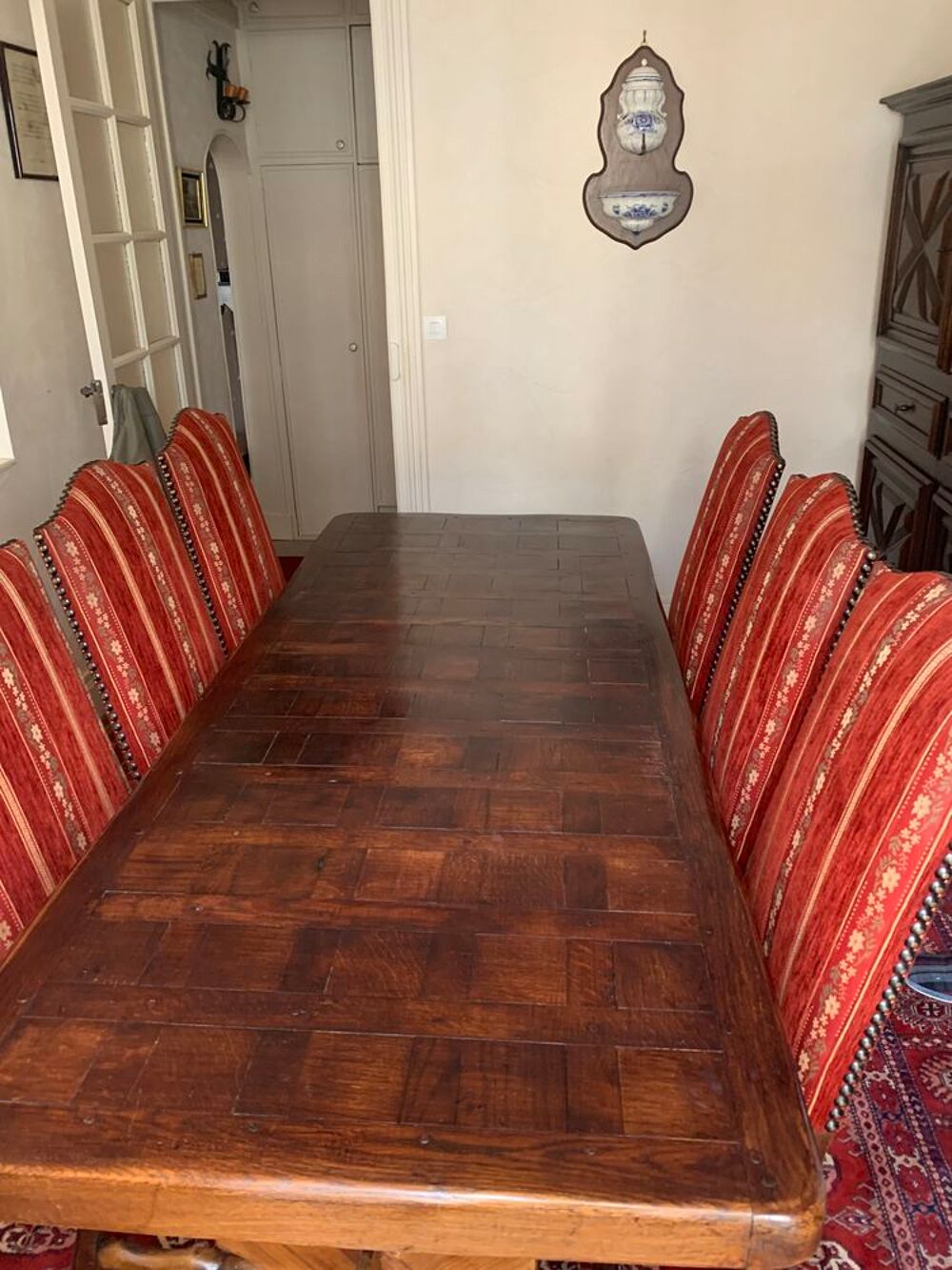 Grande Table en ch&ecirc;ne massif de 6 &agrave; 8 couverts. Meubles
